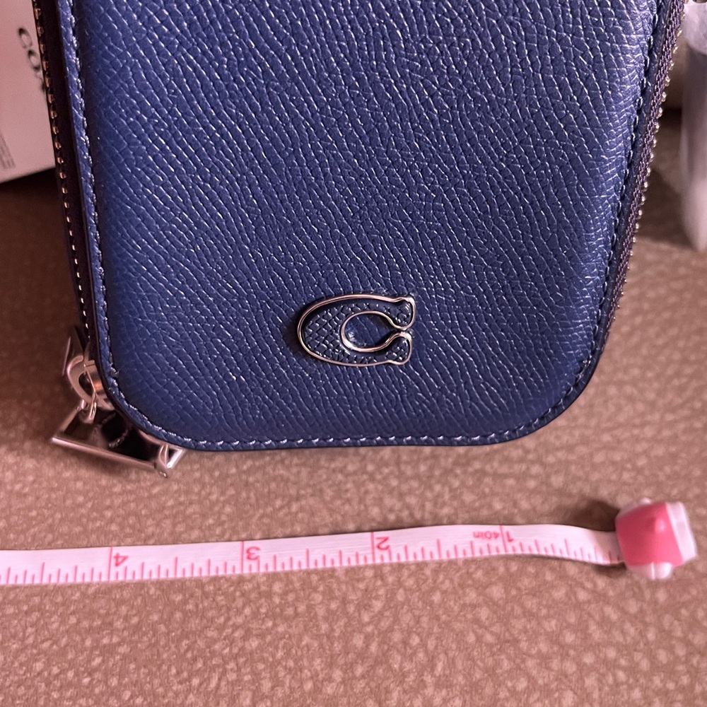 Brand new beautiful for everyone and every occasion I love the color blue - Picture 2 of 5